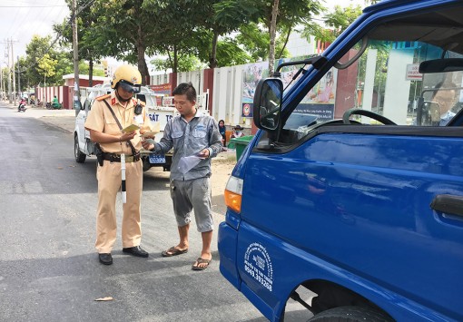 Phòng Cảnh sát Giao thông đường bộ - Công an An Giang triển khai thực hiện Nghị định 100/2019/NĐ- CP