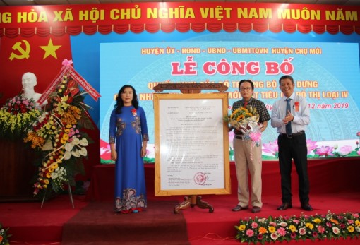 Niềm vui thị trấn Chợ Mới được công nhận đạt tiêu chí đô thị loại IV