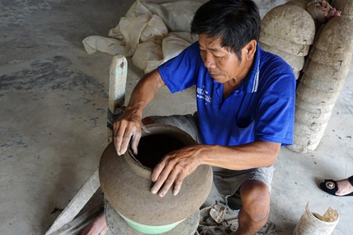 Thăm làng sản xuất “ông Táo”