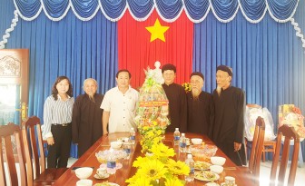 Chủ tịch UBMTTQ Việt Nam tỉnh An Giang Nguyễn Tiếc Hùng thăm, chúc Tết các tổ chức tôn giáo