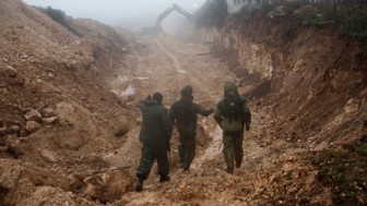 Israel bắt đầu khoan đặt thiết bị cảm biến dọc biên giới với Liban