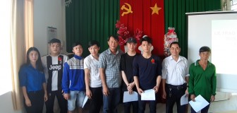 Trao lệnh gọi nhập ngũ cho 344 thanh niên Châu Phú