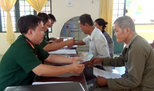 Chi trả chế độ cho người có công trước Tết