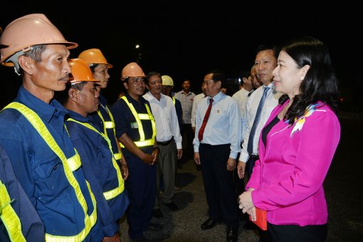 Lãnh đạo tỉnh An Giang chúc Tết các đơn vị làm việc trong đêm giao thừa Xuân Canh Tý 2020