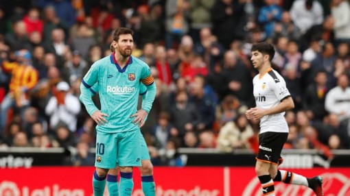 Messi kém duyên, Barca thua thảm Valencia