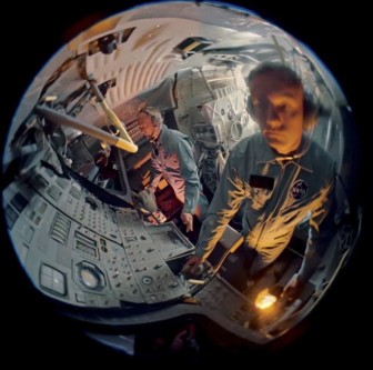Phi hành gia Aldrin và Armstrong từng suýt phải ở lại Mặt Trăng