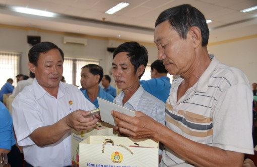 An Giang: 35,5 tỷ đồng chăm lo Tết cho người nghèo