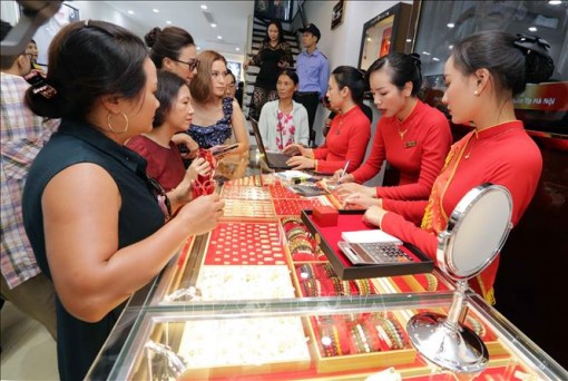 Giá vàng sáng 30-1 tăng mạnh trong phiên đầu năm Canh Tý