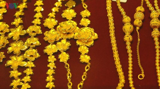 Giá vàng SJC liên tục leo thang