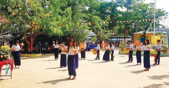 Giữ gìn bản sắc văn hóa Khmer trong trường học