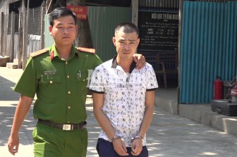 Khởi tố, tạm giam đối tượng tàng trữ trên 49 gram ma túy đá