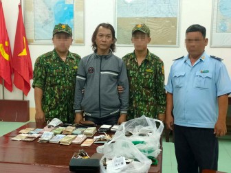 Bắt giữ đối tượng vận chuyển tiền tệ trái phép qua biên giới An Giang
