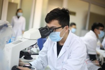 Các nhà khoa học Việt Nam bắt đầu thử nghiệm thuốc điều trị bệnh từ virus corona