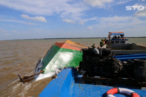 Đã tìm thấy thi thể 2 trẻ mất tích trong vụ chìm tàu nghiêm trọng trên sông Hậu