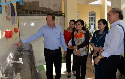 Chủ tịch UBND tỉnh An Giang Nguyễn Thanh Bình  kiểm tra công tác phòng, chống dịch bệnh viêm đường hô hấp cấp do chủng mới của virus Corona (Covid-19)