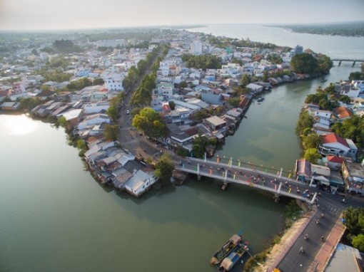 Nghĩ về những dòng sông quanh phố