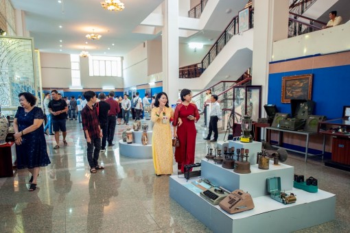 Khai mạc Trưng bày chuyên đề “Tinh hoa sưu tập”