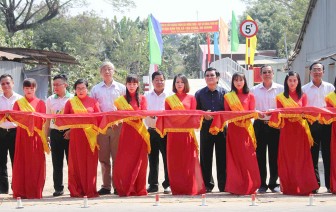 Nguyên Chủ tịch nước Trương Tấn Sang dự lễ khánh thành 9 cây cầu nông thôn ở TX. Tân Châu