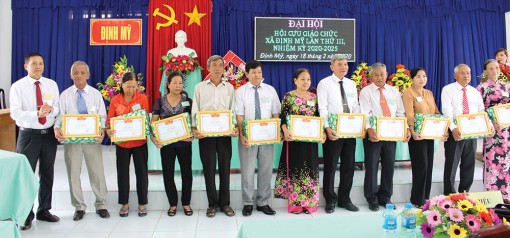 Những nhà giáo không… “nghỉ hưu”