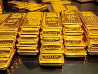 Giá vàng lên đỉnh rồi đột ngột "bốc hơi", người mua vàng hôm qua lỗ hơn 3 triệu đồng/lượng