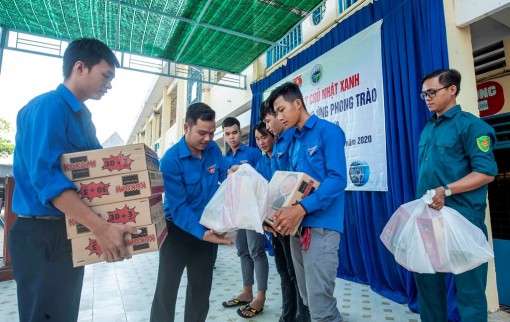 Chợ Mới ra quân "Ngày chủ nhật xanh" và Tháng Thanh niên năm 2020