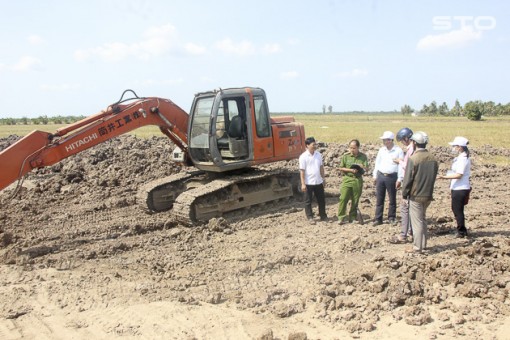 Tăng cường quản lý hoạt động khai thác đất mặt