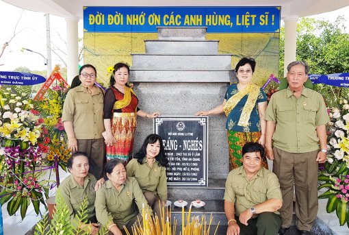 Tưởng niệm nữ Anh hùng Néang Nghés