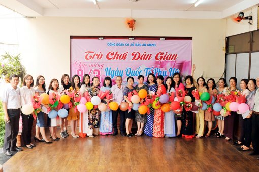 Công đoàn cơ sở Báo An Giang họp mặt kỷ niệm ngày Quốc tế Phụ nữ 8- 3