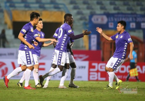 Vòng 1 V-League: "Song mã" đua sớm, HAGL gặp hên