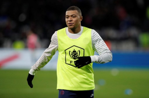 Mbappe "thở phào" khi âm tính với SARS-CoV-2