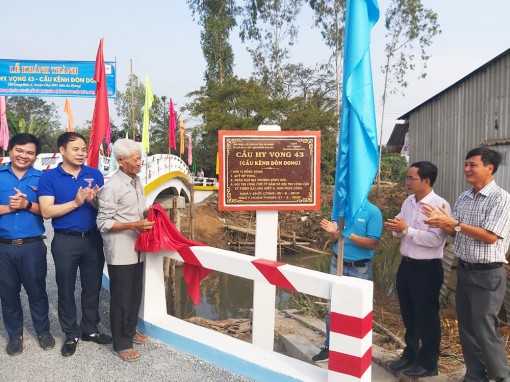 Những cây cầu “Hy Vọng”