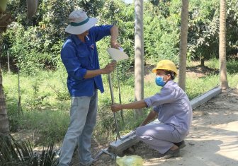 Đoàn viên, công chức Phú Tân thực hiện “Ngày thứ bảy tình nguyện”