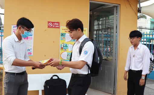 An Giang: Học sinh THPT tiếp tục đi học bình thường