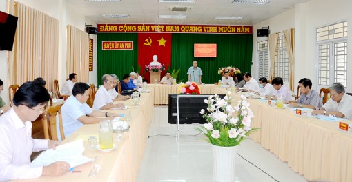 Tạo khí thế thi đua sôi nổi lập thành tích chào mừng đại hội