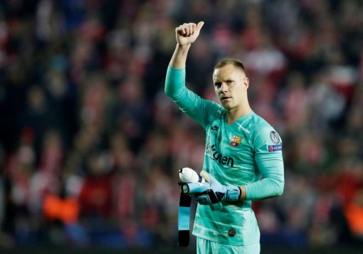 MU dứt điểm Dembele, Barca quyết giữ Ter Stegen