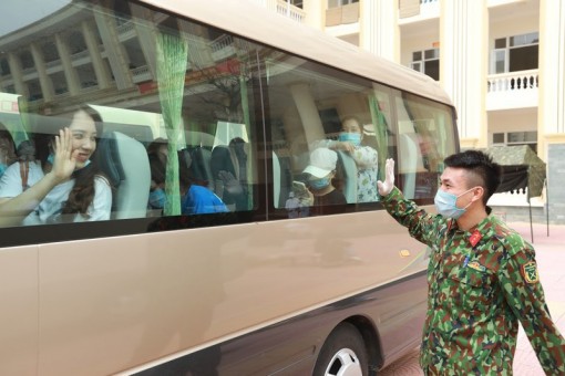 Chống dịch Covid-19: Ngời sáng hình ảnh người lính cụ Hồ