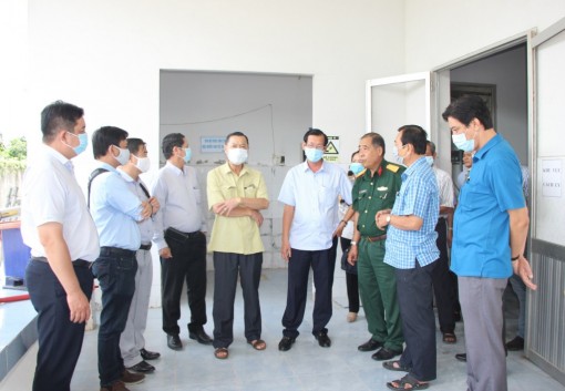 Phó Bí thư Thường trực Tỉnh ủy An Giang Võ Anh Kiệt kiểm tra công tác phòng, chống dịch Covid-19 tại Chợ Mới và Phú Tân