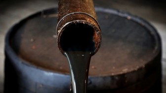 Giới chuyên gia dự báo tháng 4 là thời điểm tồi tệ nhất của giá dầu