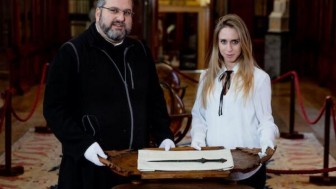 Bí ẩn kiếm cổ 5.000 năm tuổi được tìm thấy trong tu viện ở Italy