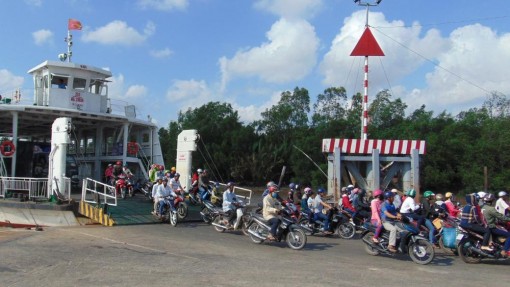 Bến phà Đại Ngãi – Cù Lao Dung vẫn hoạt động bình thường