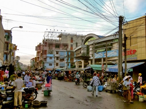 Chợ Vĩnh Long: Từ ngày 1 đến 15-4, tạm dừng kinh doanh 1.500 hộ buôn bán mặt hàng không thiết yếu