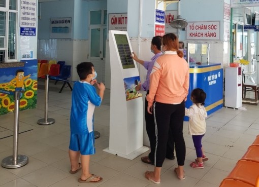 Bệnh viện Sản - Nhi An Giang: Vận hành hiệu quả cây kios thông minh phục vụ công tác khám, chữa bệnh