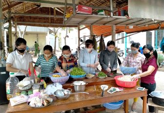 Hội Liên hiệp Phụ nữ TX. Tân Châu tham gia phòng, chống dịch bệnh Covid-19