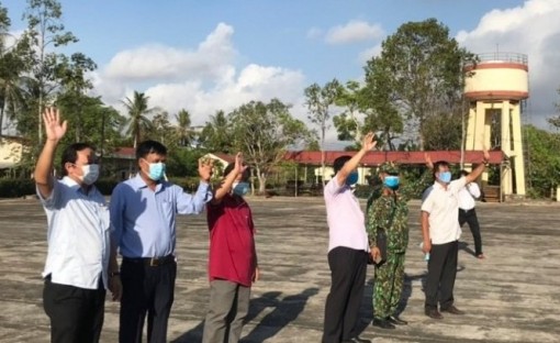 Cà Mau: Đưa 80 người hoàn thành cách ly về địa phương