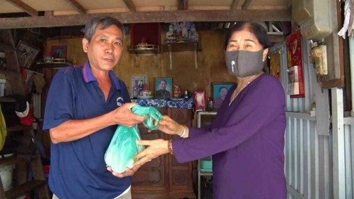 Tiếp tục hỗ trợ hộ bán vé số trong giai đoạn quyết liệt phòng, chống dịch bệnh Covid-19