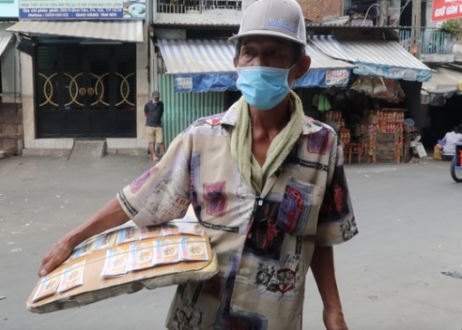 Tiền Giang: Hỗ trợ người bán vé số lẻ 70.000 đồng/ngày