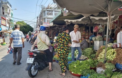 Cà Mau: Người dân lại ra đường sau vài ngày cách ly xã hội