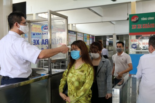 Người mắc COVID-19, nhưng bề ngoài không biểu hiện có bệnh, vậy có làm lây lan bệnh không?