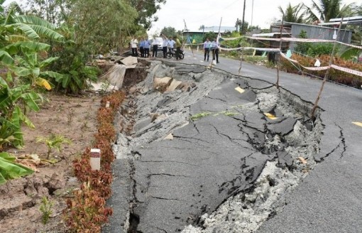 Cà Mau có 25 km đường giao thông lún, sụt