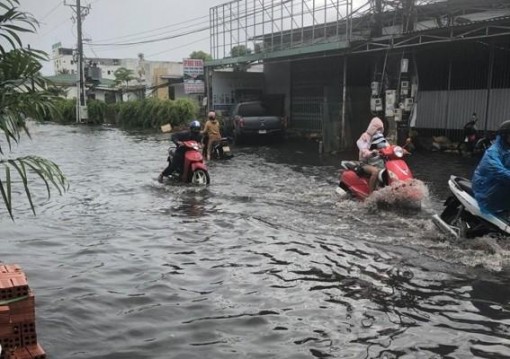 Kiên Giang: Cơn mưa 6 tiếng giải nhiệt cho đảo ngọc Phú Quốc